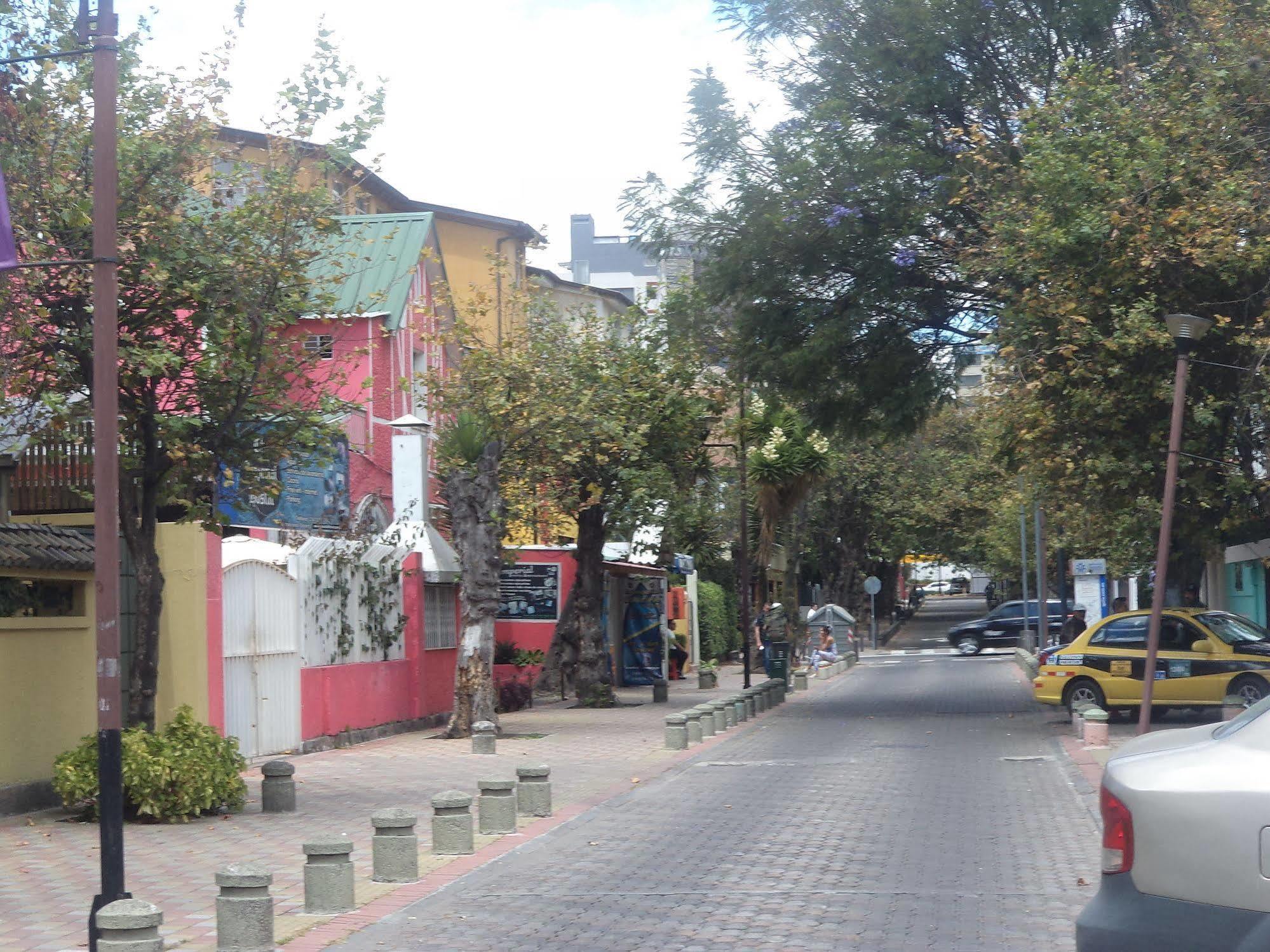 Hostal Imperial Quito Exterior foto
