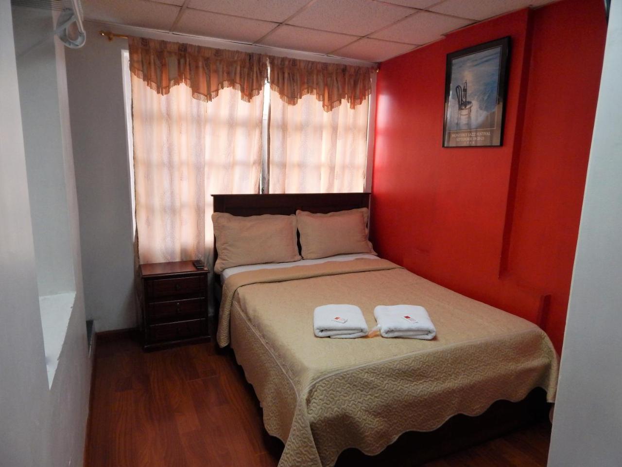 Hostal Imperial Quito Exterior foto