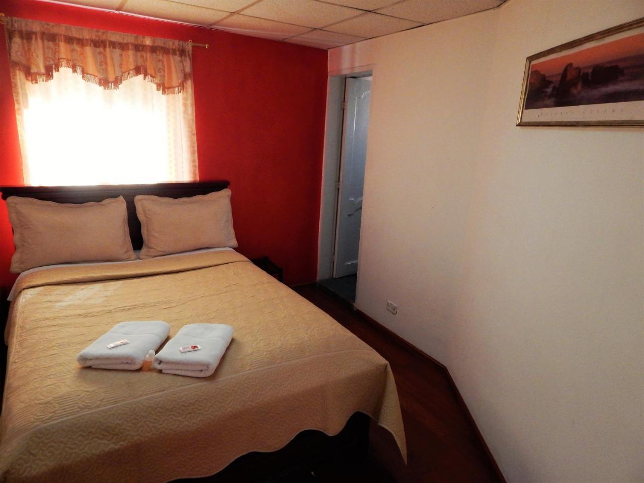 Hostal Imperial Quito Exterior foto
