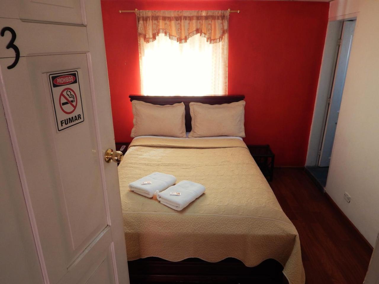 Hostal Imperial Quito Exterior foto
